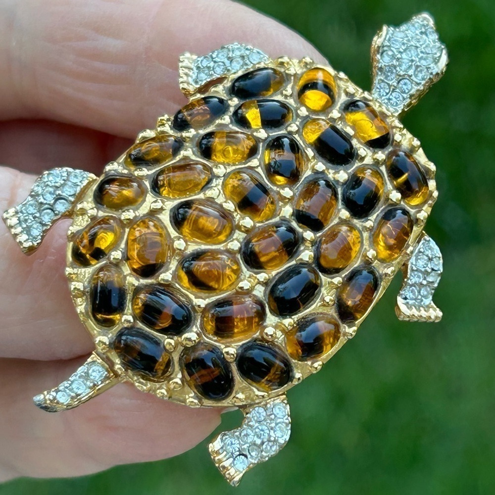 Kenneth Jay Lane Rhinestone Turtle Brooch - Signed - Picture 2 of 8